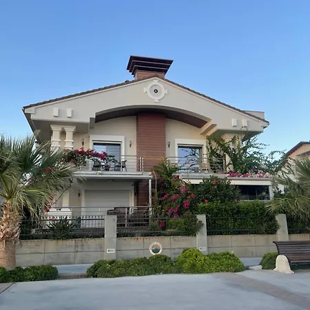 Izmirin Kalbi Denize Sifir Villa Özdere